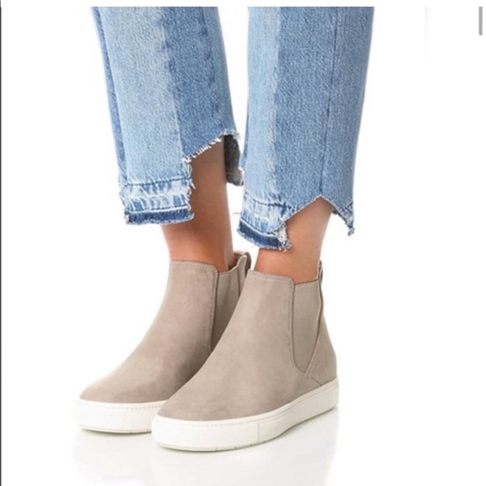 Vince Newlyn Suede Slip On Chelsea Boots Booties Leather Water Resistant Size 8 - Picture 1 of 16
